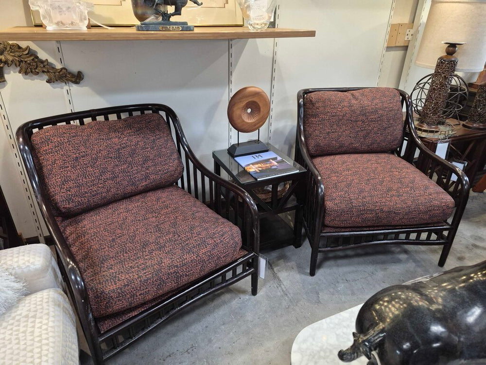 Chairs/Sofas